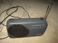 PHILLIPS AE 2100 FM-MV RADIO.