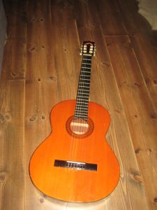 Segovia gitar fra 50 tallet, modell SC-51.