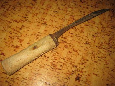 Gammel fiskekniv, noe for deg? 40-50 tallet, ca 32 cm lang. Dette er nr 2