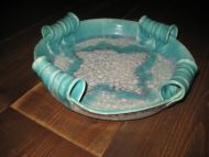 Meget pent keramikkfat 2 ubetydlige nugg (vises ikkje så masse) ca 31 cm i diameter