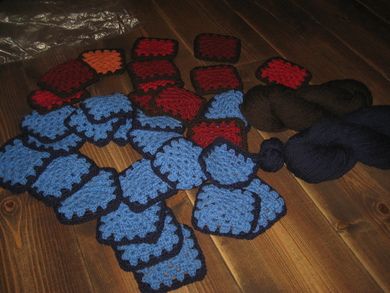 32 ferdige hekla lapper til lappeteppe noe garn følger også med