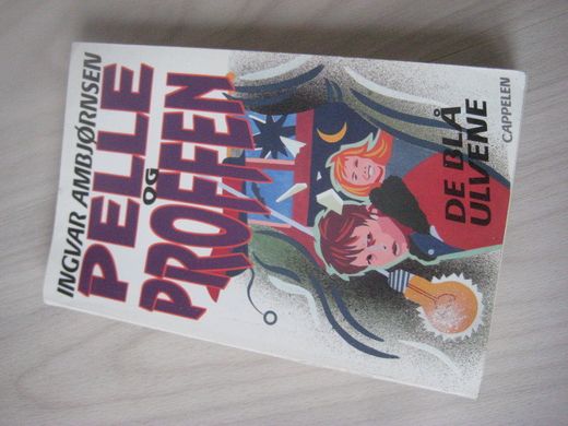 AMBJØRNSEN: PELLE OG PROFFEN. DE BLÅ ULVENE. 1993. 