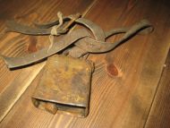 Gammel bjelle med reim Ppen lyd 40-50 tallet