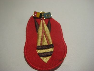 Med jakkenål ukjendt Ca 7 5 cm høgt