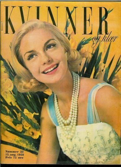 1958 nr 033 KVINNER og klær