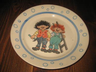 Flat tallerken fra Figgjo Tegnet av Torbjørn Egner 60 - 70 tallet Ca 20 cm i diameter meget pen