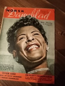 1956,nr 027, Norsk Dameblad. BILLIE HOLIDAY. CHAPLIN.