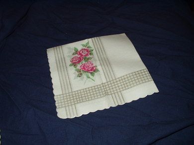 Serviett med blomstermotiv fra eldre samling