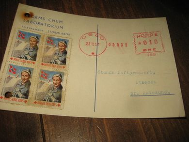 Postkort fra STORMS CHE LABORATORIUM, 21.11.1951. Med 4 blokk RØDE KORS merker.  