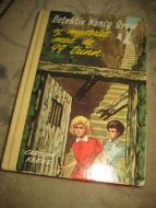 Keene: Detektiv Nancy Drew og mysteriet med de 99 trinn Bok nr 43
