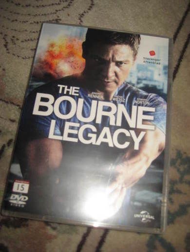 THE BOURNE LEGACY 129 MIN 15 ÅR 2012