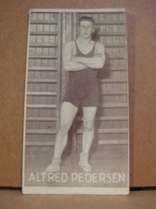 Alfred Pedersen, Tromsø, bryting, samlebilde fra 20-30 tallet, låg i tobakseskene på den tid.