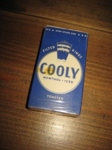 Eske uten innhold, COOLY MENTHOL- ICED. Fra Conrad Langaard Tobaksfabrik, 60 tallet. 