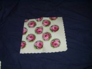 Serviett med blomstermotiv fra eldre samling