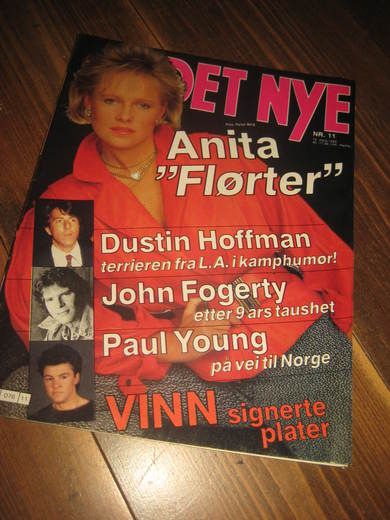1985 nr 011 DET NYE DUSTIN HOFFMAN - PAUL YOUNG - JOHN FOGERTY