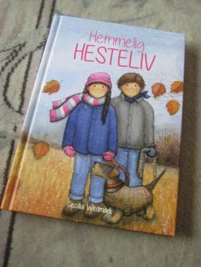 HEMMELIG HESTELIV 2017