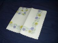 Serviett med blomstermotiv fra eldre samling