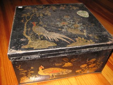 Gammel engelsk kjeksboks noe for deg?