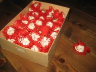 Eske med gamle lysmansjetter masse selges under ett 40-50 tallet