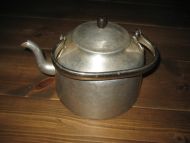 Pen HØYANG kaffekjel fra 50-60 tallet, 3.3 liter. Halden aluminium.