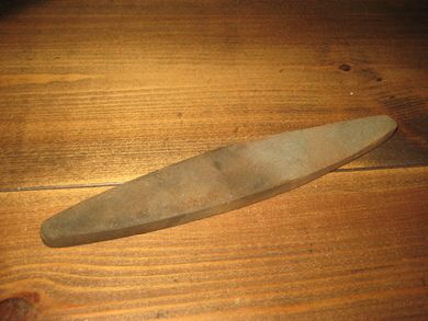 Gammelt bryne ca 22 cm langt