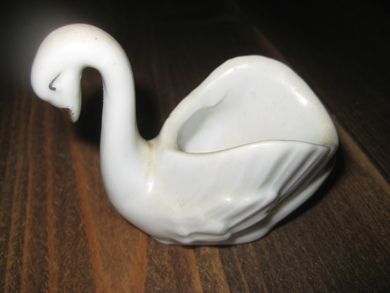 Porselenssvane 7 cm lang