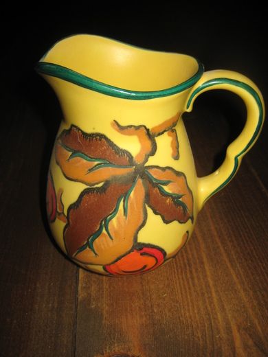 Handmala melkemugge fra 60 tallet Ca 16 cm høg