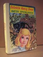 KEENE, CAROLYN: Detektiv Nancy Drev MØTER SPIONLIGAEN. Bok nr 51,1971.