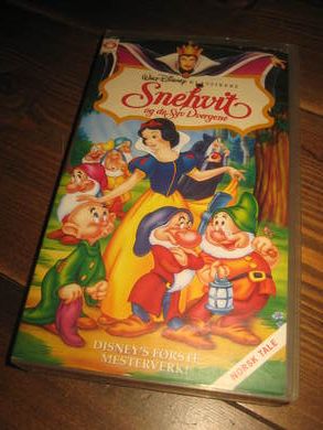 SNEHVIT OG DE SYV DVERGER.
