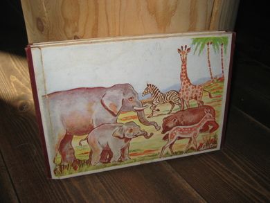 Dyreplansjer i bok fra Kunstforlaget trykkt ved J Gundersen Oslo Merka 