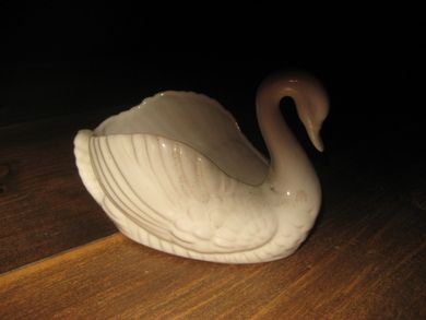 Svane noe for din samling? Ca 14 cm lang