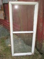 Gammelt vindu, 2 hele ruter, ca 44*88 cm stort.