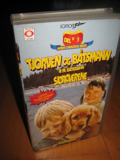 VI PÅ SALTKRÅKAN. SJØRØVERNE. 1975, 56 MIN.