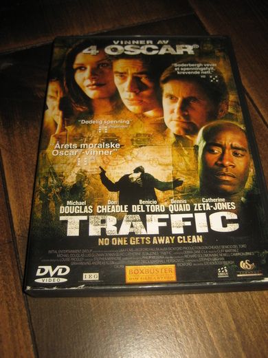 TRAFFIC 15 år 148 min