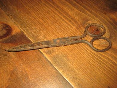 Gammel saks fra skomakeri Tønnemerke