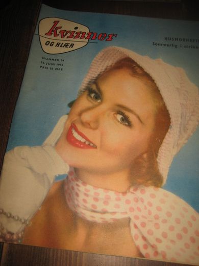 1956 nr 024 kvinner OG KLÆR