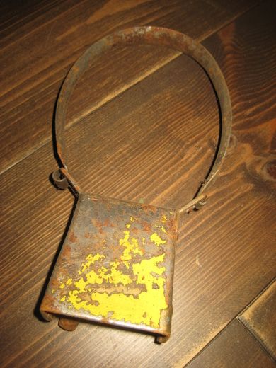 Gammel bjelle med metallkrans god lyd fra 30-40 tallet