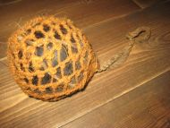 Kavlkule i meget god stand brukt ved garnfiske i gamle dager Fra forige århundreskifte Ca 13 cm i diameter mørk grønn