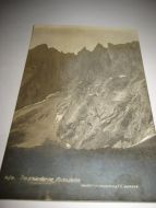 Trolltinderne, Romsdalen. Knudsen & Co, Bergen, 424.