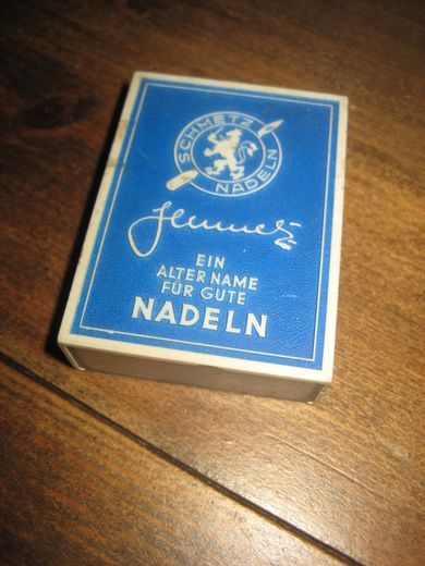 Eske med innhold 2 pakker SCHMETZ NADELN 60 tallet