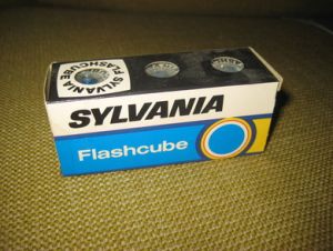 Eske med innhold,  SYLVANA Flashcube, 70-80 tallet.