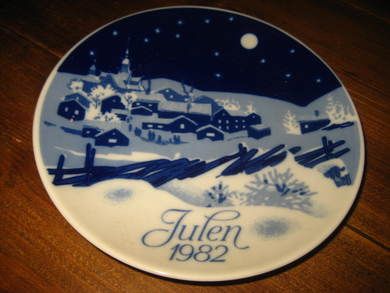 1982 Porsgrunn juleplatte Ca 17 5 cm i diameter meget pen