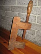 Gammel tvinge i tre 1800 tallet