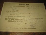 POLITIATTEST om kjøp av sprengto, tennmidler og ammunisjon. 31/1 1958.