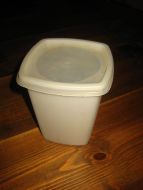 HAMMAR PLAST boks med lokk, 1 liter. 60 tallet. 
