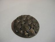 Gammel brosje feste er borte