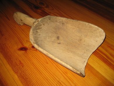 Gammel melause i tre sikkert fra slutten på 1800 tallet