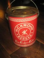 Spann uten innhold fra H C KROHN BERGEN Kjøp Krohn's Kaffe!! Ca 16 cm i diameter 18 cm høg 60 tallet