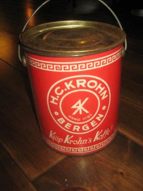 Spann uten innhold fra H C KROHN BERGEN Kjøp Krohn's Kaffe!! Ca 16 cm i diameter 18 cm høg 60 tallet
