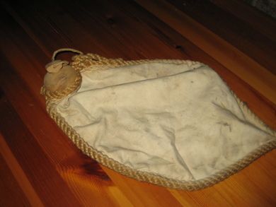 Vannflaske av seilduk gammel